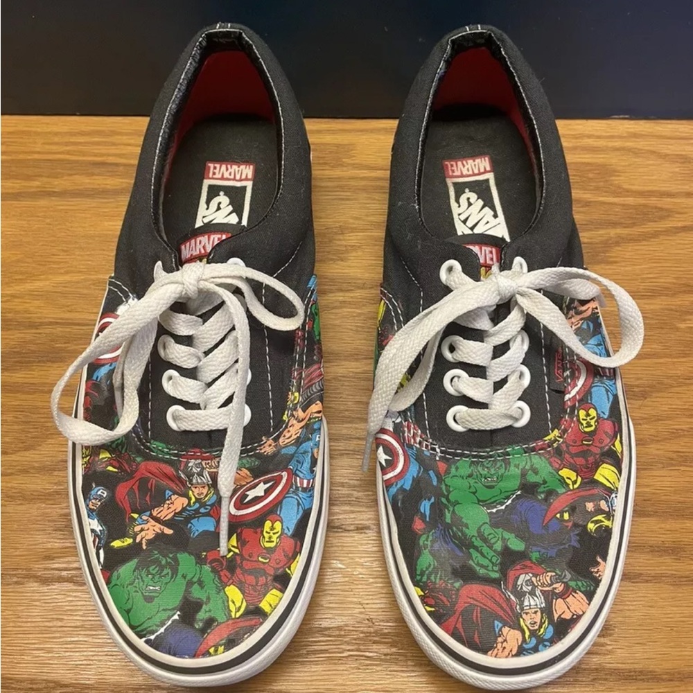Vans Marvel Avengers Skateboard Shoes Men’s SZ 6.5 Women’s SZ 8, Black, Colorful